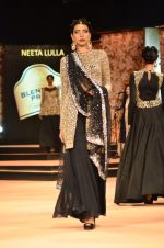 Model walks for Neeta Lulla with jewels by Gehna on 29th Nov 2014